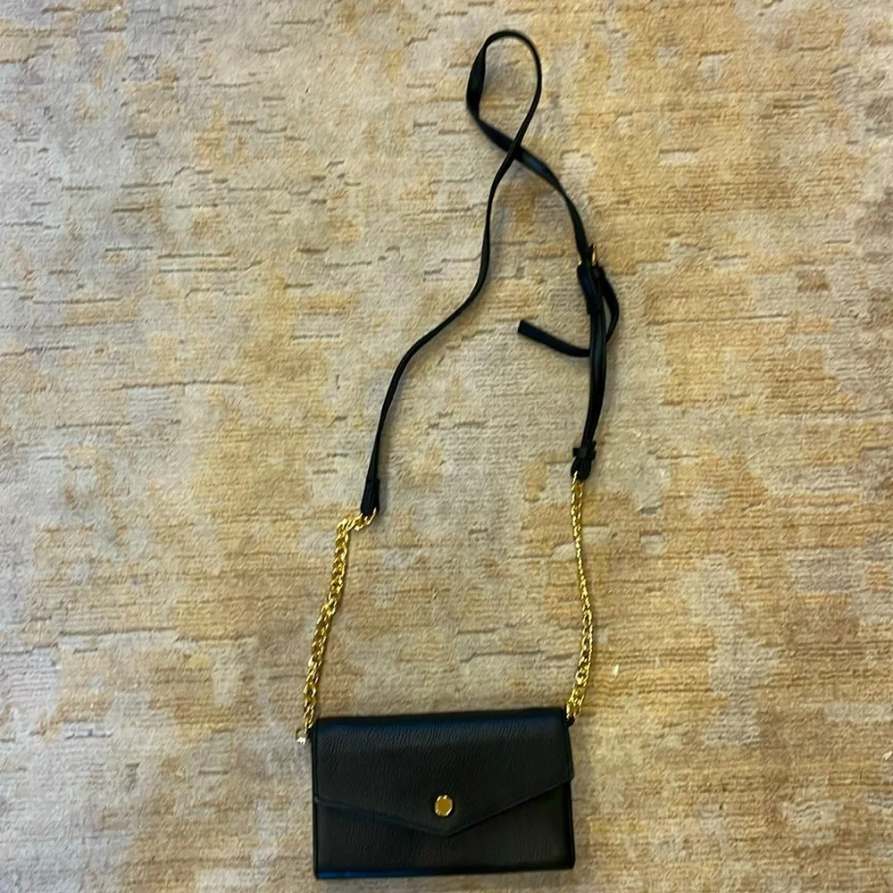 NWOT Stella & Max crossbody bag with gold link detail & interior card slots. - Picture 1 of 3